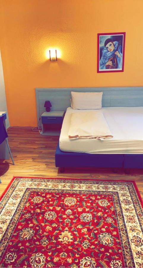 Hotel-Restaurant Kastel برنكاستيل كويس المظهر الخارجي الصورة